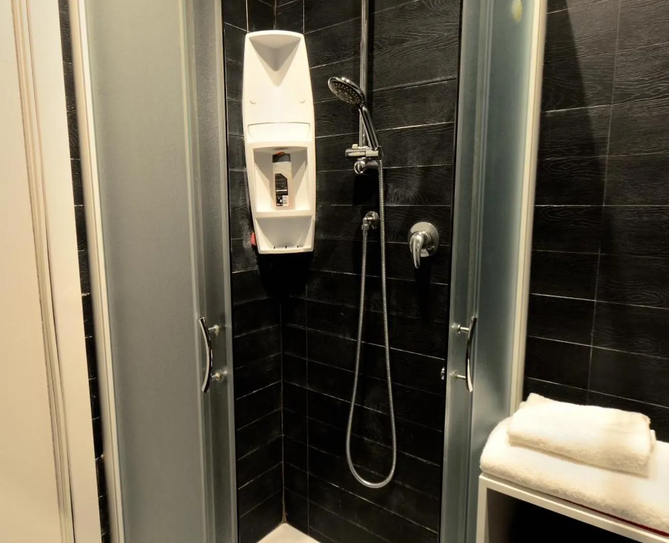 Stupendo Appartamento Di Design A Tema America- Potente Wi-Fi Ottimo Il Collegamento Con Aeroporto Di Malpensa E Rho Fiera, Vicino Alla Metro Milan 0*,